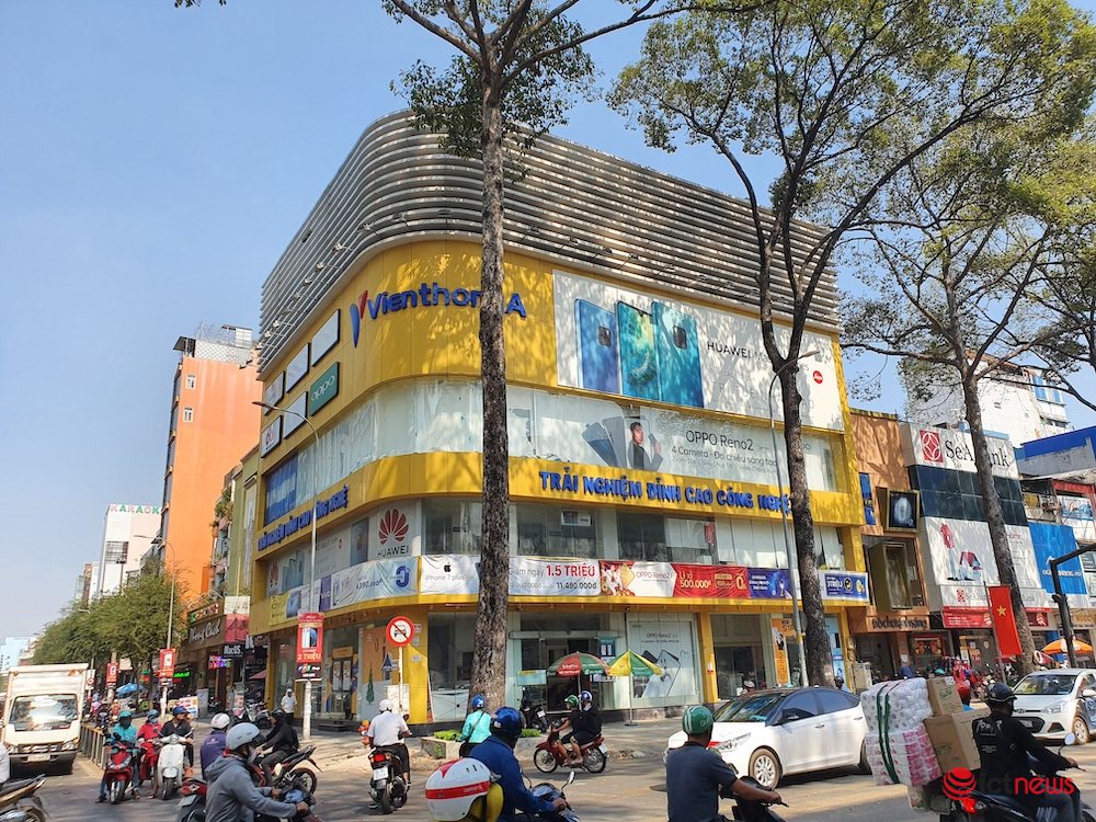 Hình ảnh hàng loạt cửa hàng Viễn Thông A đóng cửa, dấu ấn của