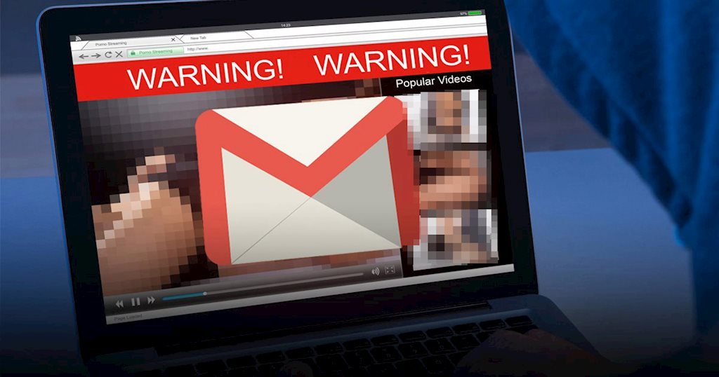 Hacker tuyên bố có thể quay lại người đang xem phim khiêu dâm trên mạng