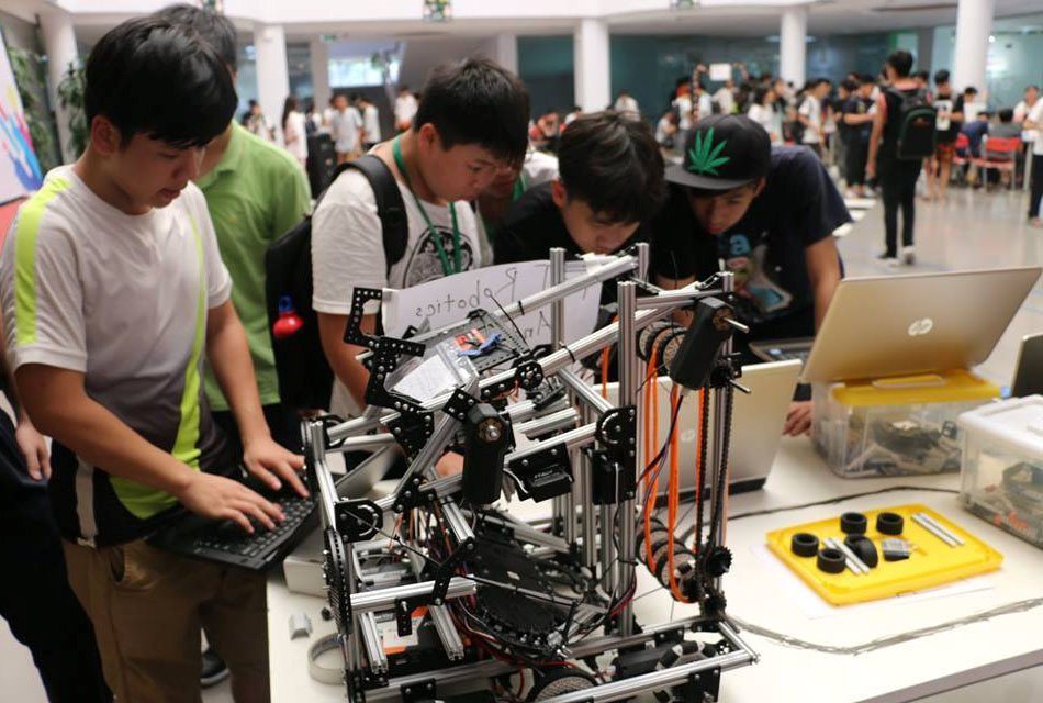 Đại học FPT lần đầu mở cuộc thi Robotics cho học sinh THPT trên toàn quốc