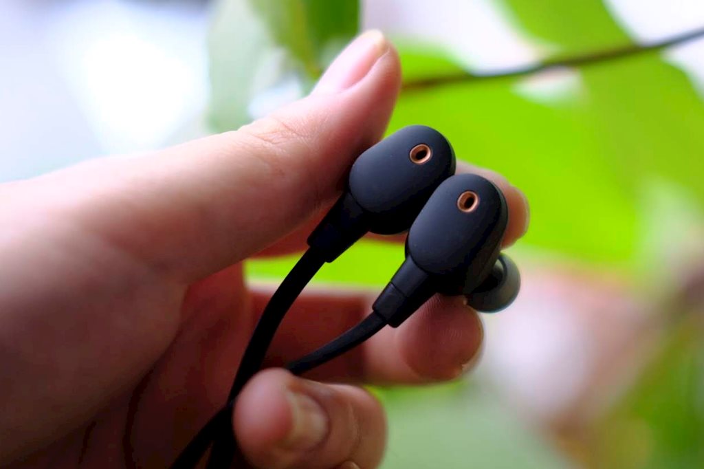 Trải nghiệm tai nghe Sony WI-1000XM2: Chống ồn tốt, âm thanh đặc trưng