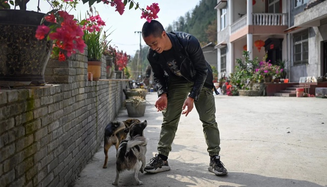 Nong dan Trung Quoc mua xe BMW nho lam vlog hinh anh 3 Untitledlh.jpg