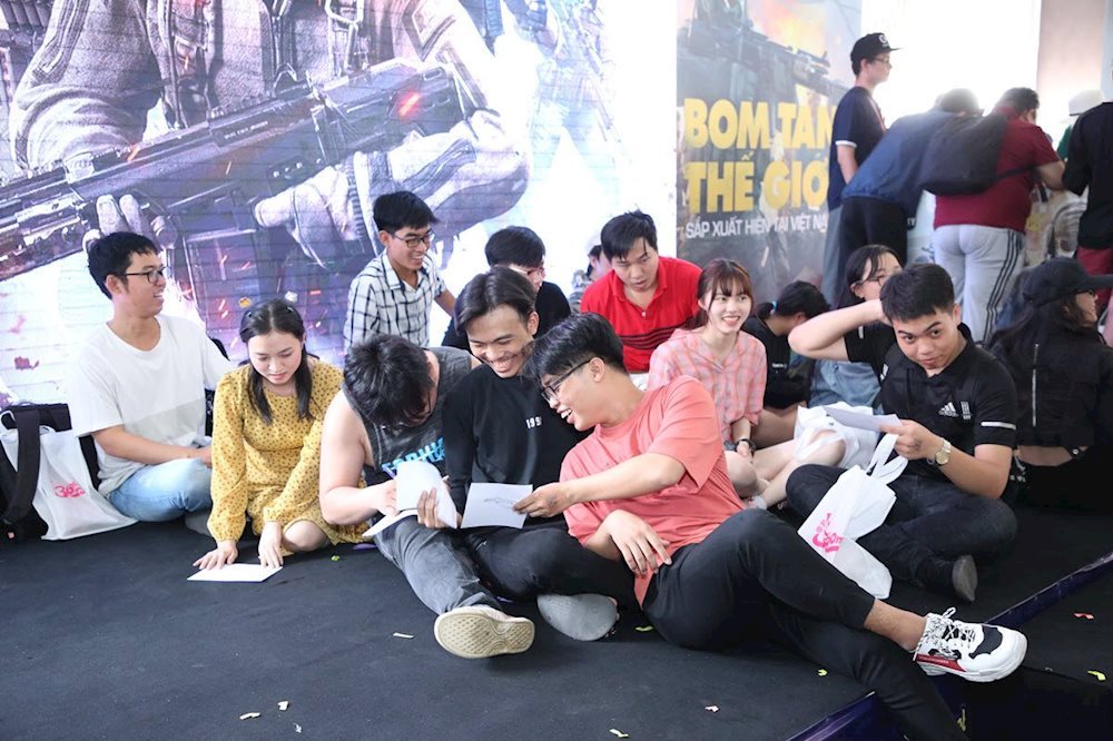 Game thủ Việt cười rạng rỡ tại sự kiện Game lớn nhất Việt Nam