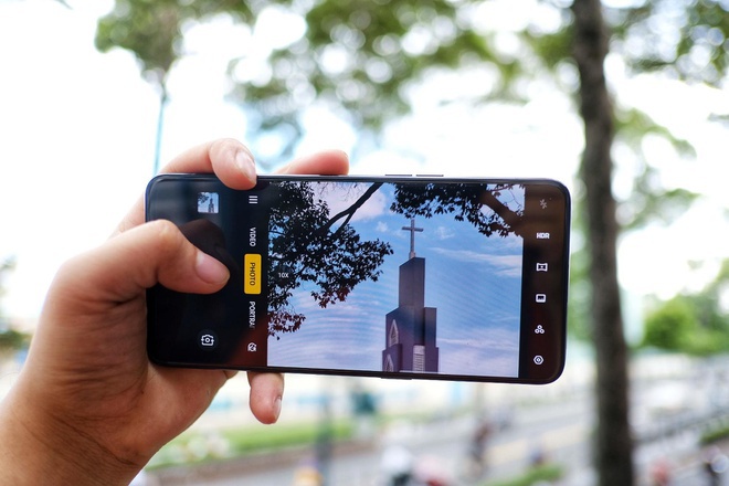 Loat smartphone cao cap gia duoi 10 trieu, dang chu y dip Tet hinh anh 4 image013_1.jpg