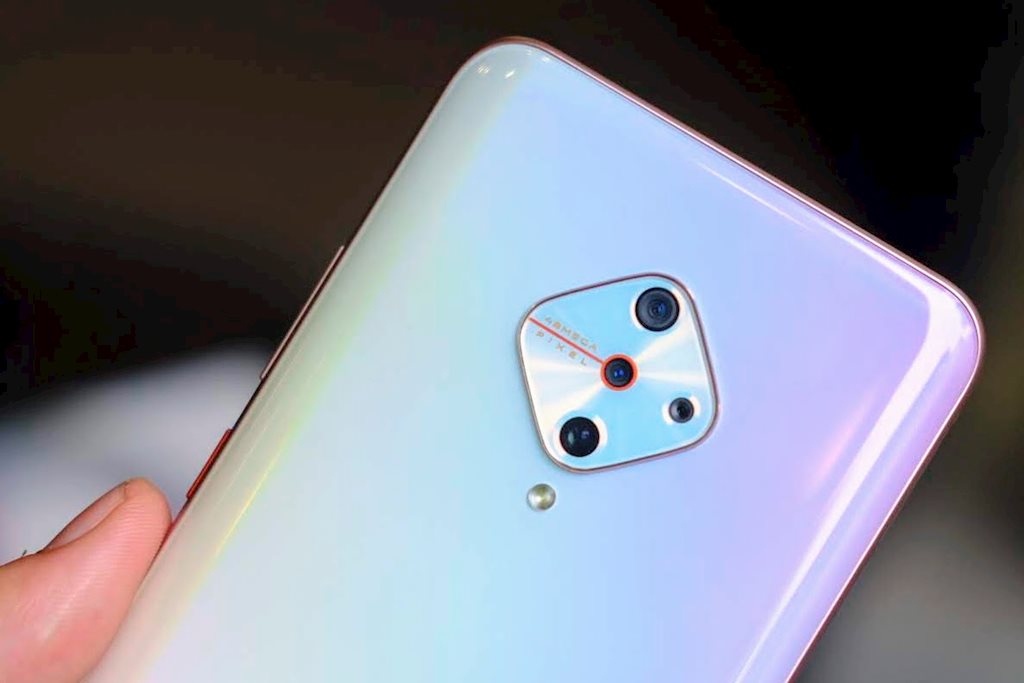Đánh giá nhanh Vivo S1 Pro: 4 camera, thiết kế bắt mắt, giá 6,99 triệu đồng