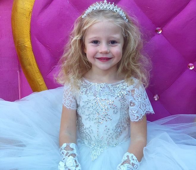 Co be mac benh bai nao kiem bon tien nho lam vlog hinh anh 2 43684118_946952058833607_2883535166974507124_n_1.jpg