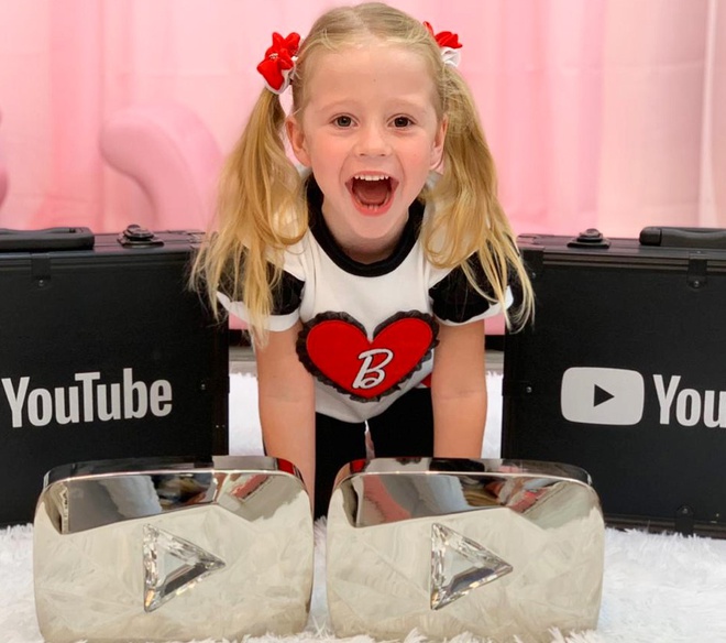 Co be mac benh bai nao kiem bon tien nho lam vlog hinh anh 7 45748409_299169974264001_1285288053571640104_n_1.jpg