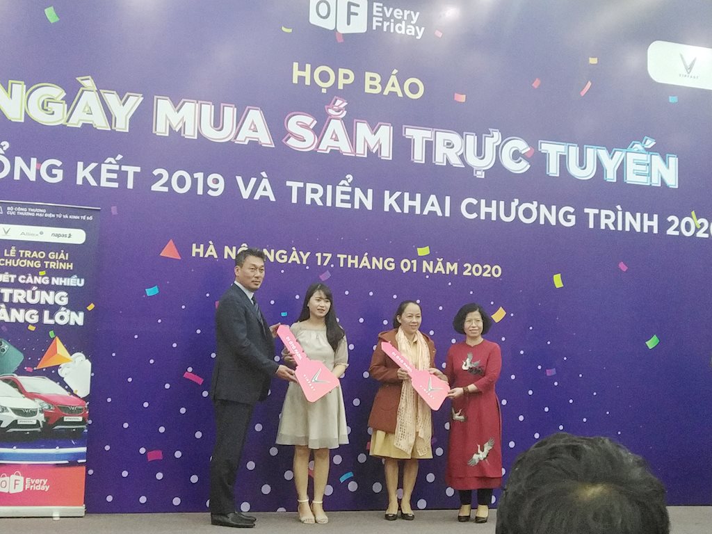 Công bố kế hoạch triển khai Online Friday 2020 | Mỗi thứ sáu hàng tuần có một sản phẩm chính hãng được bán giá ưu đãi trên Online Friday
