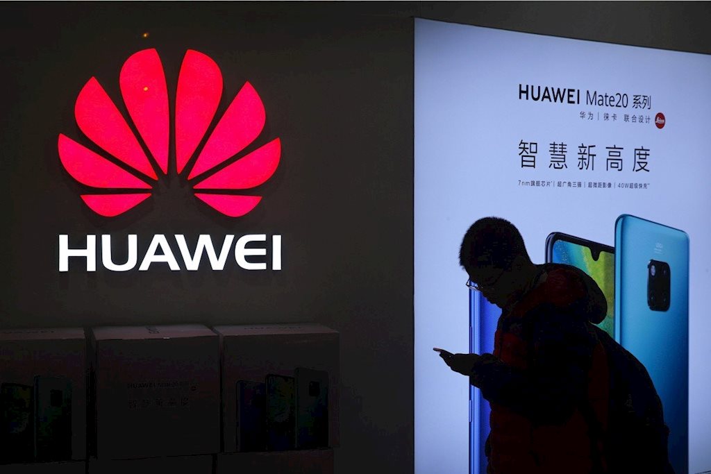 Bị Mỹ cấm dùng Google, Huawei vung tiền lôi kéo nhà phát triển ứng dụng