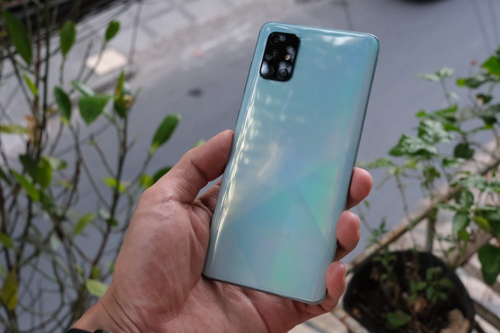 Hình ảnh chi tiết Galaxy A71: 4 camera, pin dung lượng cao, giá bán 10,49 triệu đồng