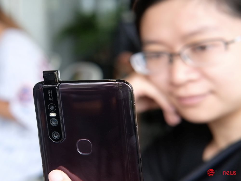 Vì sao nên rời xa smartphone dịp Tết? Khoa học đã chứng minh điều này