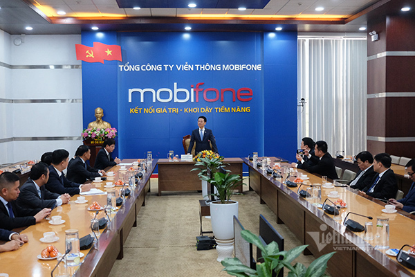 Bộ trưởng Nguyễn Mạnh Hùng kiểm tra công tác đảm bảo thông tin liên lạc Tết Canh Tý