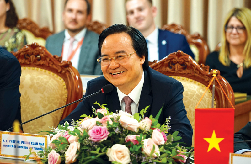 Bộ trưởng Bộ GD&ĐT: Tập trung phát triển nguồn nhân lực cho chuyển đổi số