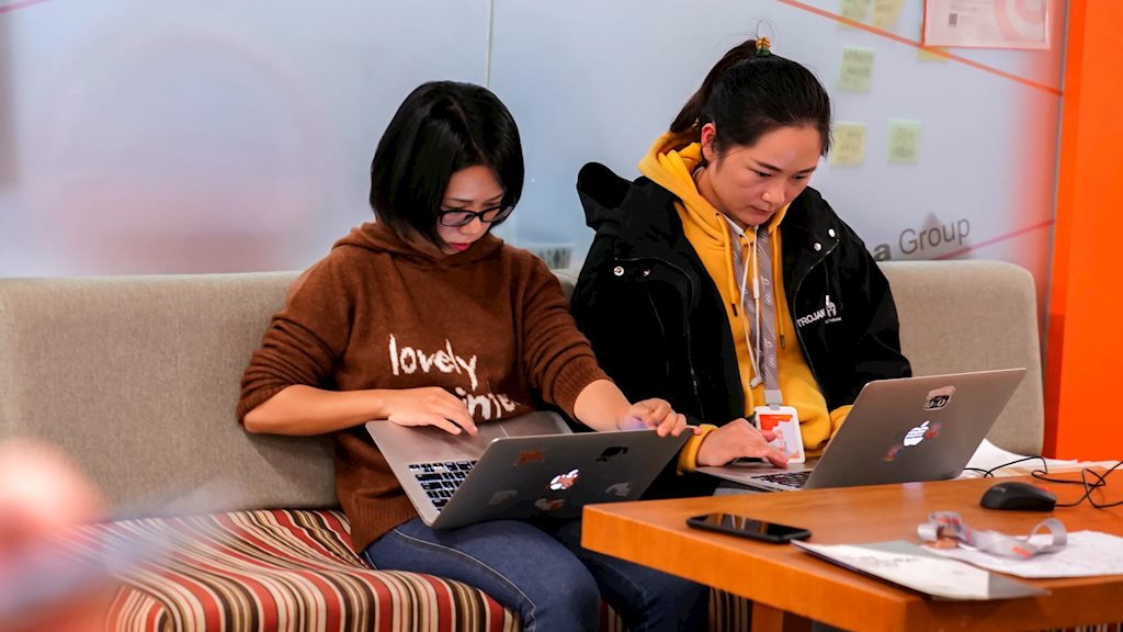 Hết Tết, nhân viên công nghệ Trung Quốc làm việc ở nhà vì dịch viêm phổi Vũ Hán