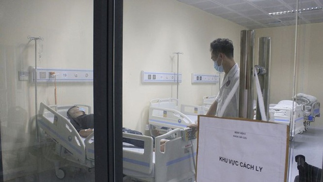 Cần làm gì sau khi tiếp xúc với người nghi nhiễm corona?