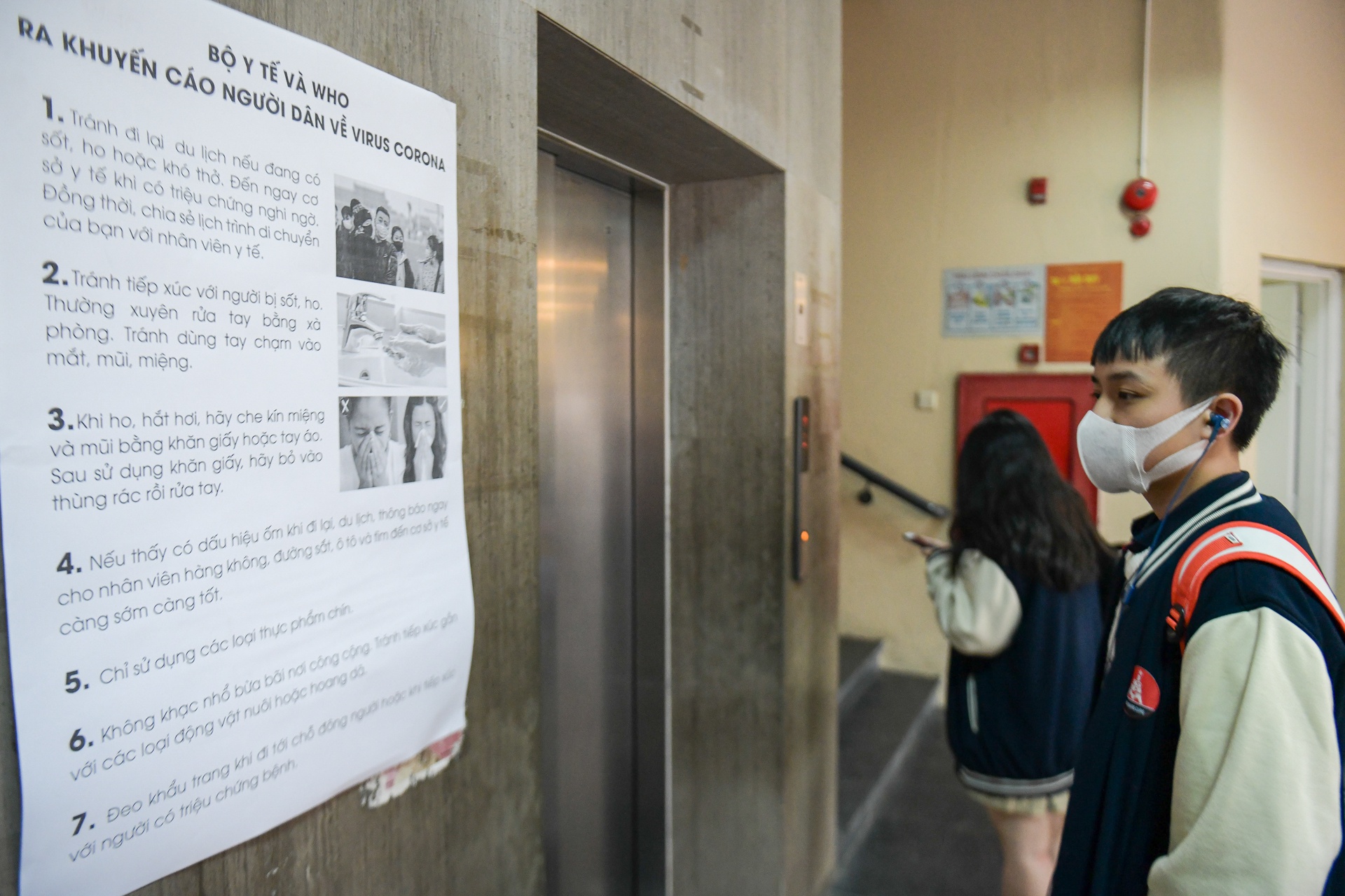 Nuoc rua tay sat trung chay hang tren mang, gia tang vai lan hinh anh 3 o9GoUrczdJn7g_SD_quPg_store_header_image.jpg