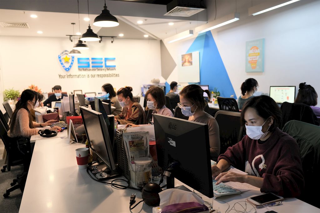 Phòng dịch Corona: NextTech dừng chấm công vân tay, VSEC cho nhân viên làm ở nhà để trông con nghỉ học