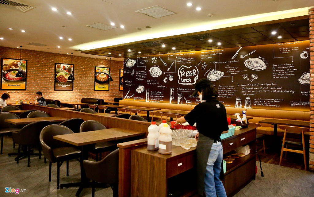 Trung tam thuong mai o TP.HCM vang tanh giua dich virus corona hinh anh 11 tttm12_zing.jpg