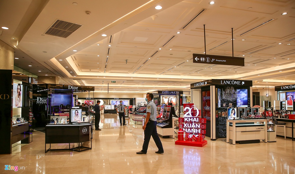 Trung tam thuong mai o TP.HCM vang tanh giua dich virus corona hinh anh 2 tttm2_zing.jpg