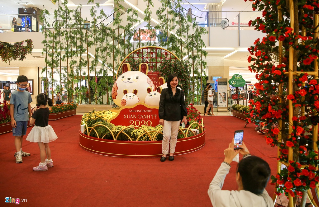 Trung tam thuong mai o TP.HCM vang tanh giua dich virus corona hinh anh 4 tttm5_zing.jpg