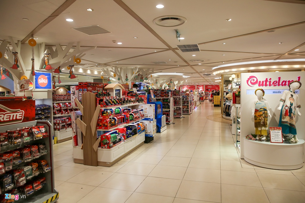 Trung tam thuong mai o TP.HCM vang tanh giua dich virus corona hinh anh 5 tttm6_zing.jpg