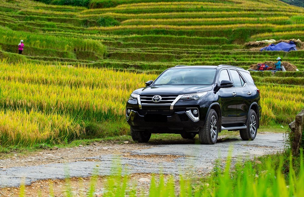 Toyota Fortuner giảm giá gần trăm triệu, Innova và Atltis giá giảm sâu có ngay sau Tết