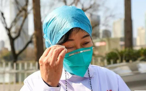 Chân dung nữ bác sỹ được ví là anh hùng của Trung Quốc: Phát hiện và điều trị cho 7 bệnh nhân nhiễm virus nCoV đầu tiên trên thế giới