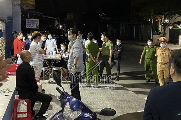 4 người Trung Quốc trên xe khách lúc nửa đêm để trốn dịch Covid-19