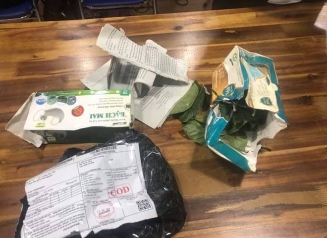 Mua khau trang tren Facebook nhan hop hang la cay hinh anh 1 Screenshot_4.jpg