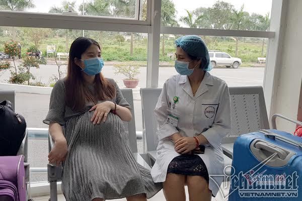 30 người Việt từ tâm dịch Vũ Hán được về nhà sau 21 ngày cách ly