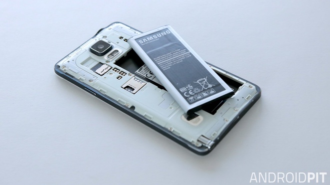 Apple co the se phai thiet ke lai iPhone vi luat moi cua EU hinh anh 1 Galaxy_Note_4.jpg