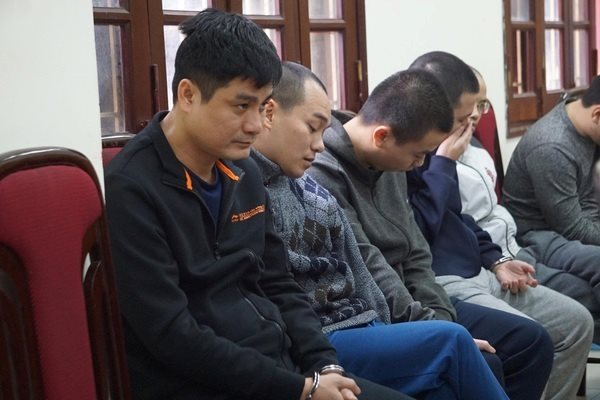 Tổ chức đánh bạc qua game đế chế, 'bầu' Huấn đối diện hình phạt nào?