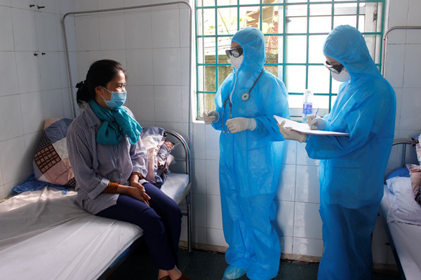 Bác sĩ tuyến đầu chia sẻ sáng tạo chống dịch Covid-19 của Việt Nam
