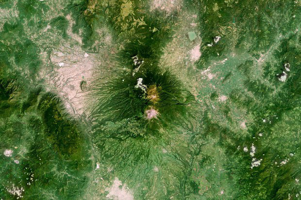 10 ảnh vệ tinh đẹp nao lòng từ Google Earth: Sự sắp đặt thần kỳ của tạo hóa xứng tầm tác phẩm triệu đô - Ảnh 5.