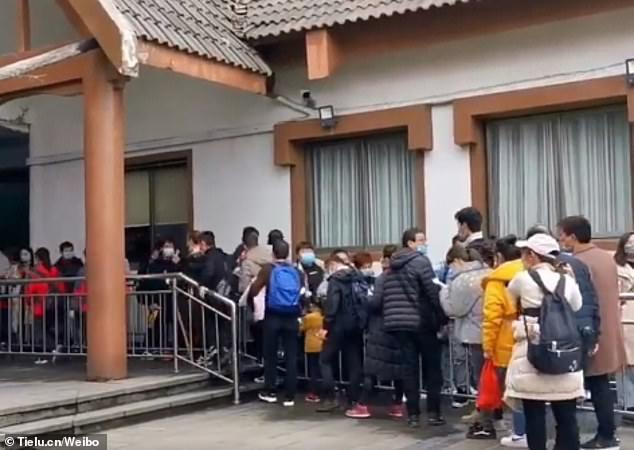 Dan Trung Quoc o at di du lich giua dich Covid-19 hinh anh 4 parrk4.jpg