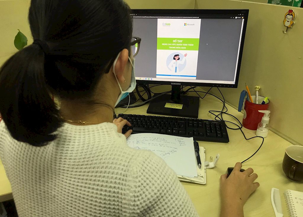 Cựu sinh viên FPT Edu phát hành miễn phí cẩm nang tâm lý mùa dịch Covid-19 | Cựu sinh viên công nghệ làm cẩm nang tâm lý mùa dịch Covid-19 phát miễn phí cho người dùng