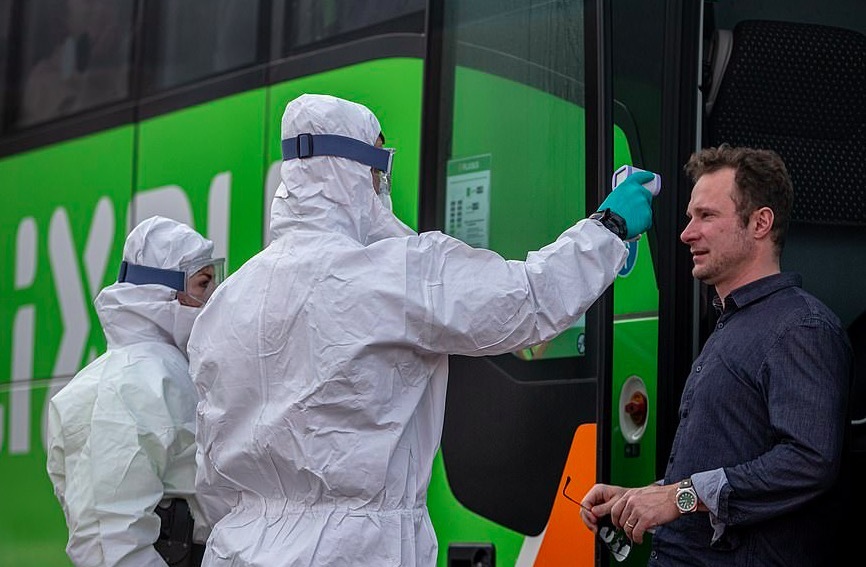 Ca nhiễm Covid-19 tăng mạnh ở châu Âu, Italia như trong 'thời chiến'