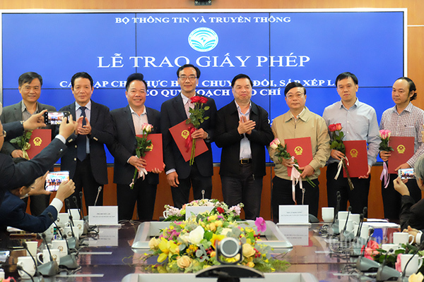 Trao giấy phép 18 tạp chí theo quy hoạch báo chí