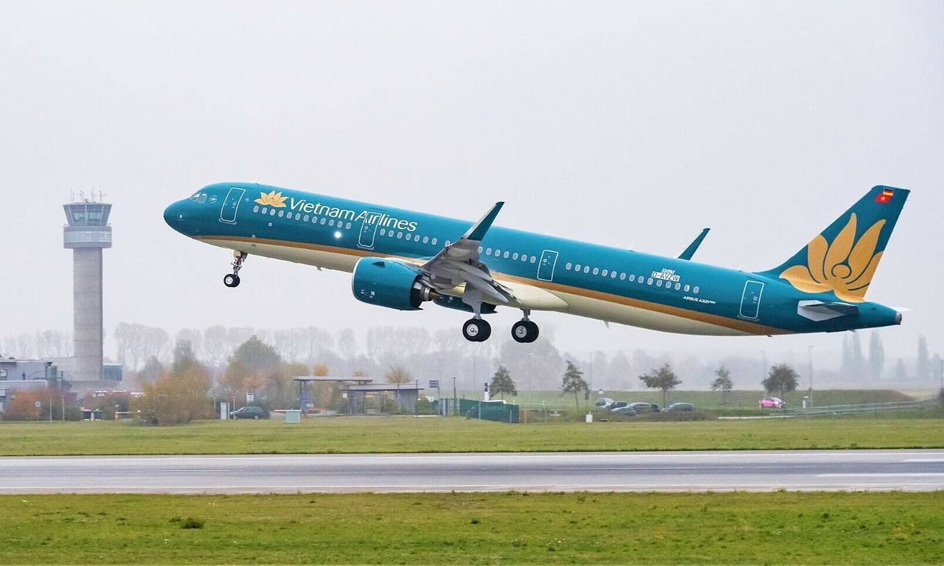 1 khách Nhật dương tính Covid-19, Vietnam Airlines cách ly hành khách và phi hành đoàn