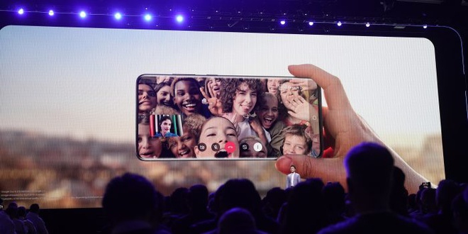 Galaxy S20 la vu khi quan trong nhat de Google chong lai Apple hinh anh 1 samsung_google_duo_3.jpg