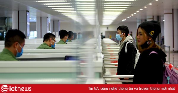 Chia sẻ từ sân bay Nội Bài của những người 'về nước để an toàn hơn'