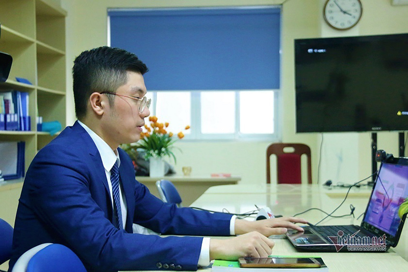 Phụ huynh có phải đóng tiền khi trường dạy trực tuyến mùa Covid-19?