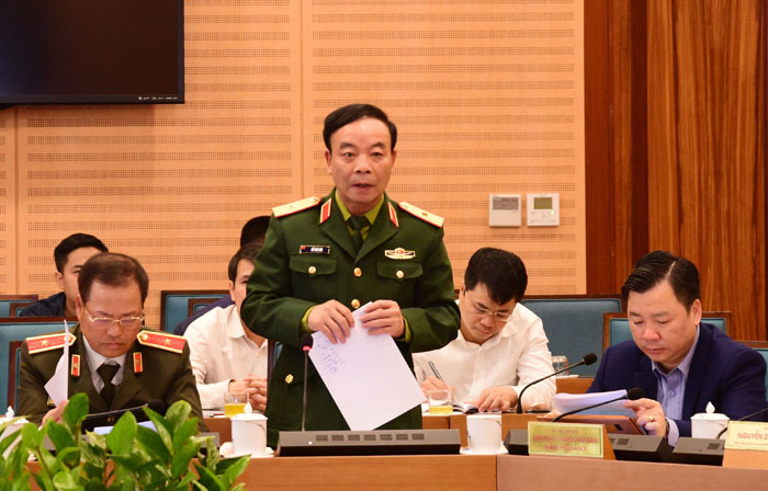 Trong khu cách ly Covid-19, bộ đội Thủ đô kiêm luôn làm mẹ, làm bạn