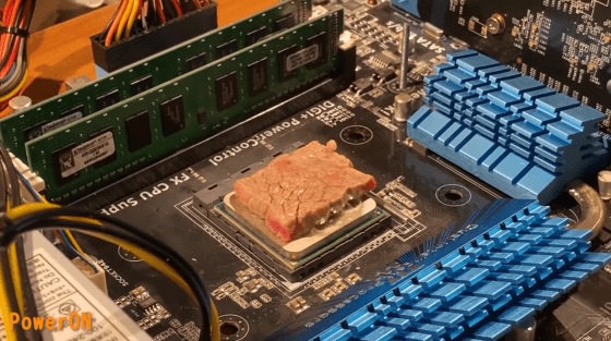 Chang trai Nhat Ban chuyen dung vi xu ly may tinh de nuong thit hinh anh 3 3_4_.jpg