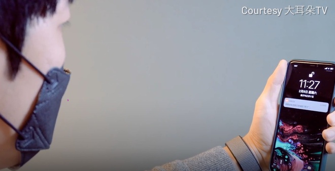 Cach mo khoa iPhone khi van deo khau trang hinh anh 2 iphone_mask_4.jpg