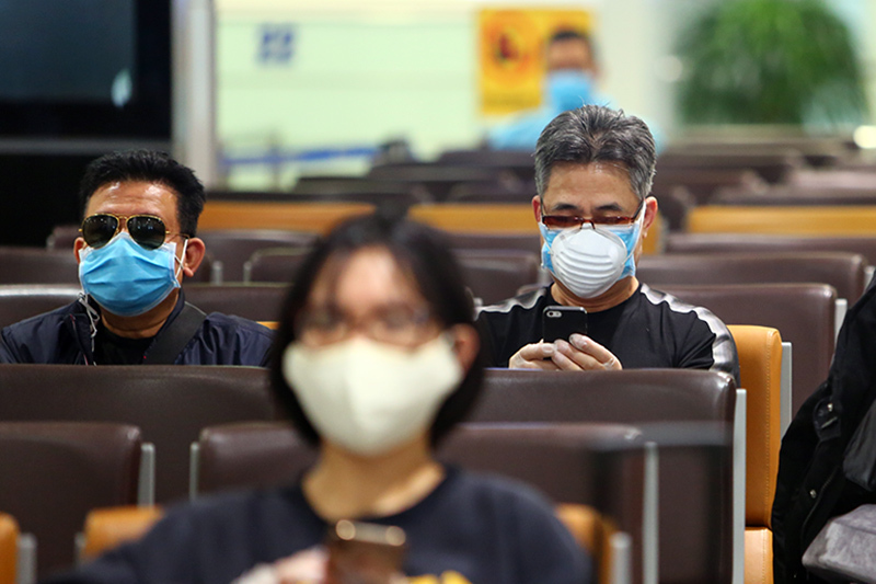 Chia sẻ từ sân bay Nội Bài của những người 'về nước để an toàn hơn'