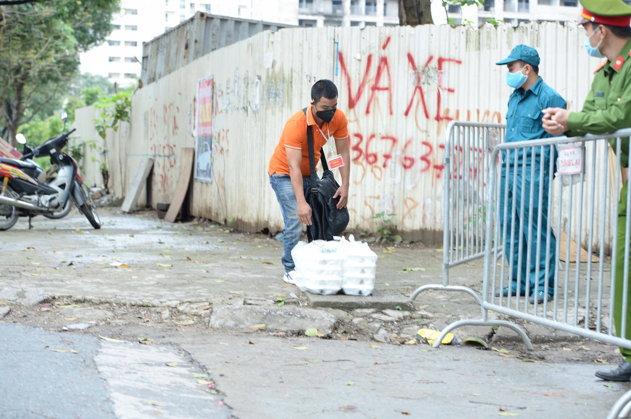 Hình ảnh khu cách ly tập trung đón 4.000 người ở Thủ đô