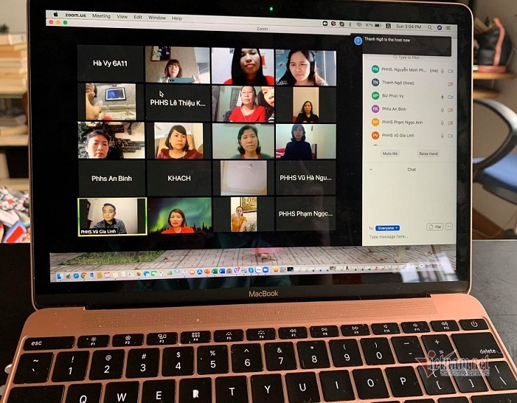 Họp phụ huynh cũng... trực tuyến vì Covid-19