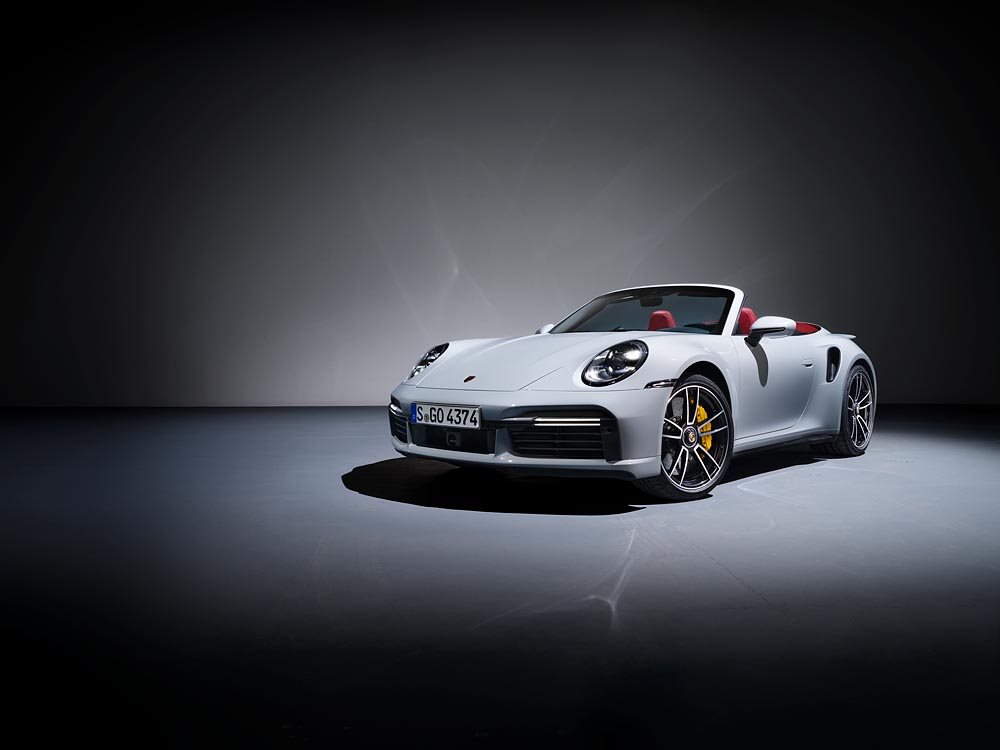Ngắm siêu xe Porsche 911 Turbo S là trải nghiệm thực sự của những người yêu công nghệ và xe hơi. Thiết kế đẳng cấp, động cơ công suất và tốc độ cực nhanh sẽ làm bạn trầm trồ kinh ngạc. Hãy xem những hình ảnh này và cảm nhận sức mạnh phi thường của siêu xe Porsche.
