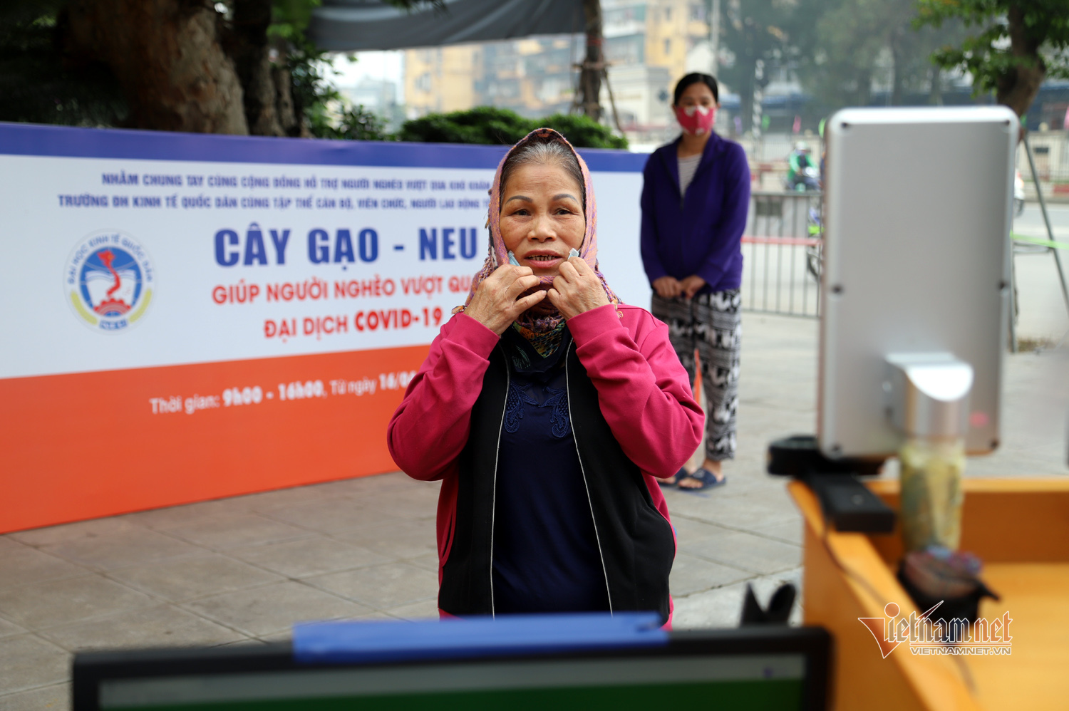 'ATM gạo' thông minh ở Hà Nội nhận diện hàng trăm khuôn mặt người tới nhận