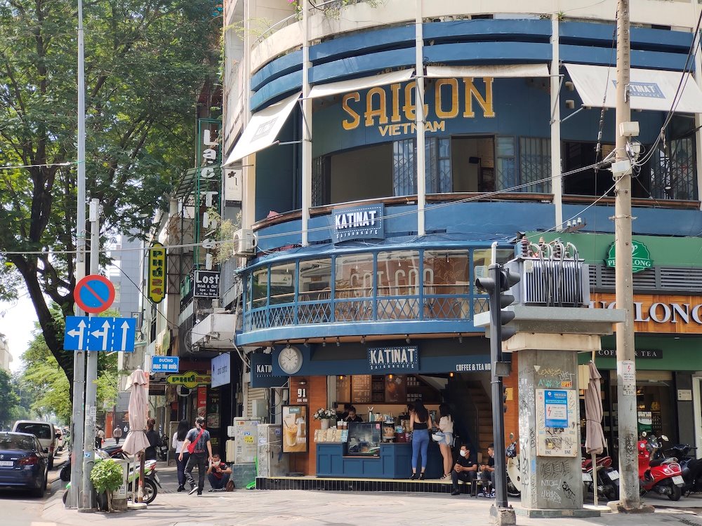 Sài Gòn tràn đầy năng lượng mới mỗi sáng thức dậy. Hãy khám phá thành phố đầy biến động và năng động với Sài Gòn ngày mới - những hình ảnh tuyệt đẹp chỉ với một chiếc smartphone. Đừng bỏ lỡ cơ hội để trải nghiệm vẻ đẹp ấy nhé!